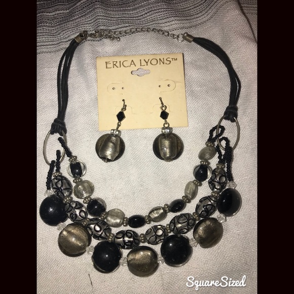 Accessory Crossing Jewelry - Accessory Crossing Earrings and Necklace Set Accessory Crossing Jewelry - Accessory Crossing Earrings and Necklace Set